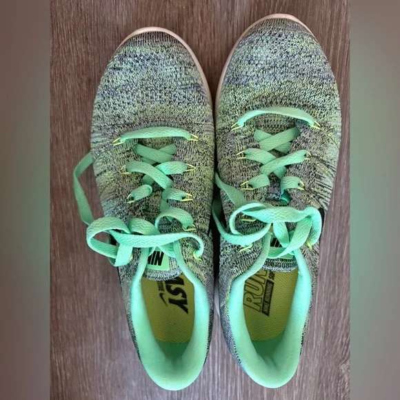 Nike Women's Lime and Gray Athletic Shoes - Picture 4 of 5